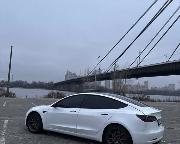 Белый Тесла Модель 3, объемом двигателя 0 л и пробегом 60 тыс. км за 18000 $, фото 5 на Automoto.ua