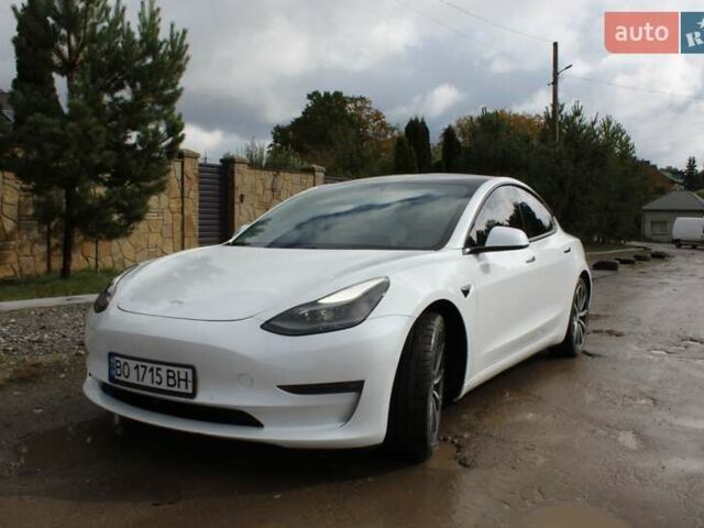Белый Тесла Модель 3, объемом двигателя 0 л и пробегом 59 тыс. км за 22499 $, фото 13 на Automoto.ua