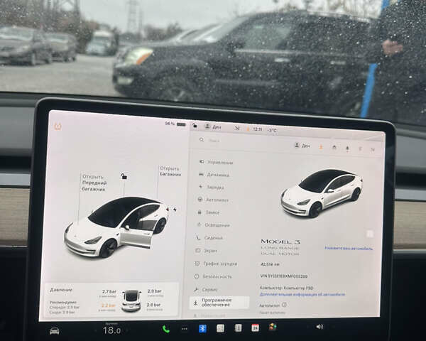 Белый Тесла Модель 3, объемом двигателя 0 л и пробегом 42 тыс. км за 22200 $, фото 7 на Automoto.ua