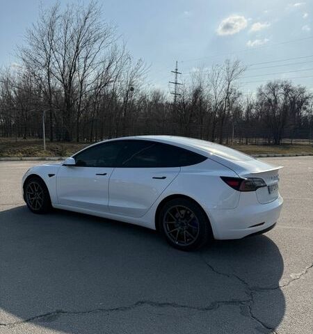 Білий Тесла Модель 3, об'ємом двигуна 0 л та пробігом 63 тис. км за 22000 $, фото 3 на Automoto.ua