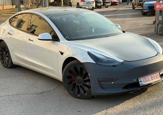 Белый Тесла Модель 3, объемом двигателя 0 л и пробегом 130 тыс. км за 14900 $, фото 7 на Automoto.ua
