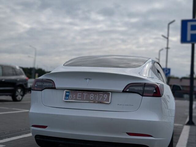 Тесла Модель 3 2021 в Луцке на Automoto.ua Белый Тесла Модель 3, объемом двигателя 0 л и пробегом 170 тыс. км за 17000 $, фото 19 на Automoto.ua