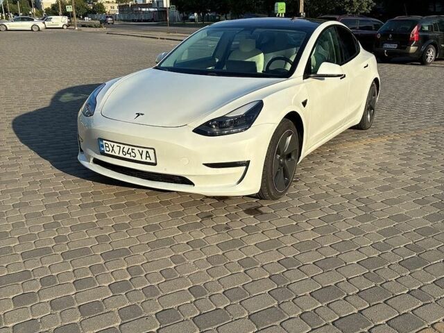 Белый Тесла Модель 3, объемом двигателя 0 л и пробегом 105 тыс. км за 20200 $, фото 1 на Automoto.ua