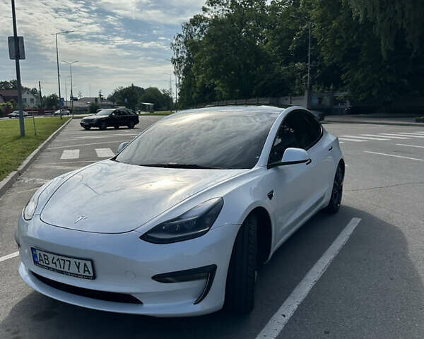 Білий Тесла Модель 3, об'ємом двигуна 0 л та пробігом 52 тис. км за 25500 $, фото 2 на Automoto.ua