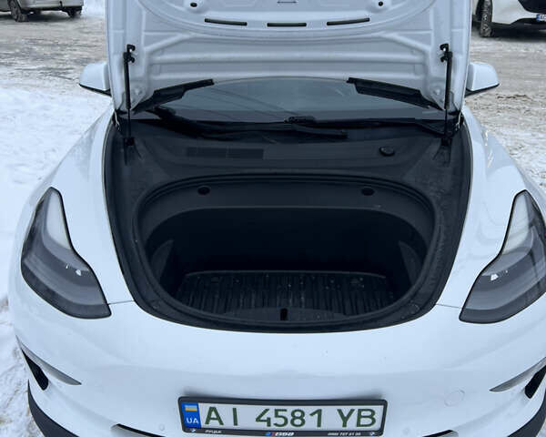 Білий Тесла Модель 3, об'ємом двигуна 0 л та пробігом 181 тис. км за 19000 $, фото 1 на Automoto.ua