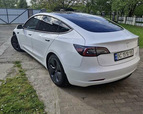 Белый Тесла Модель 3, объемом двигателя 0 л и пробегом 56 тыс. км за 21200 $, фото 5 на Automoto.ua