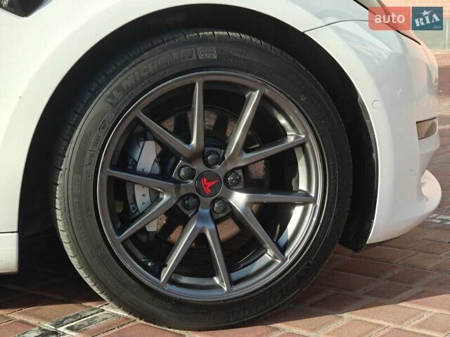 Тесла Модель 3 2021 у Одесі на Automoto.ua Білий Тесла Модель 3, об'ємом двигуна 0 л та пробігом 56 тис. км за 18989 $, фото 15 на Automoto.ua