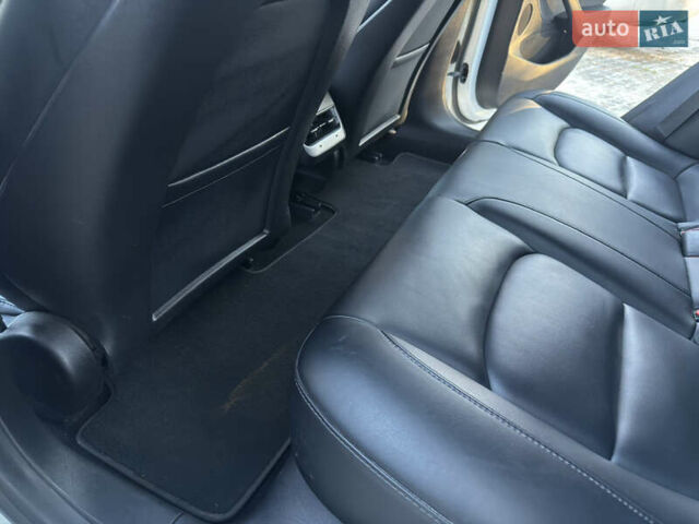 Белый Тесла Модель 3, объемом двигателя 0 л и пробегом 117 тыс. км за 19899 $, фото 24 на Automoto.ua