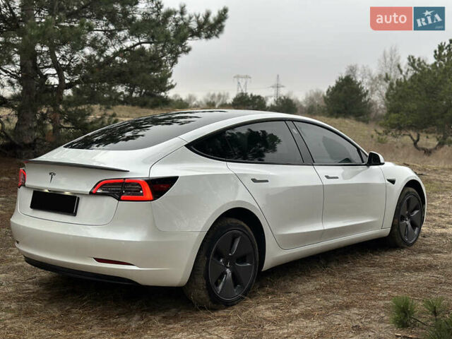 Белый Тесла Модель 3, объемом двигателя 0 л и пробегом 38 тыс. км за 18200 $, фото 6 на Automoto.ua