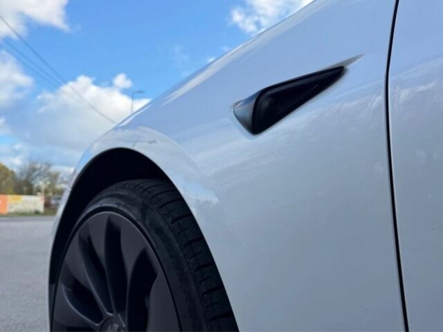 Білий Тесла Модель 3, об'ємом двигуна 0 л та пробігом 68 тис. км за 12300 $, фото 3 на Automoto.ua