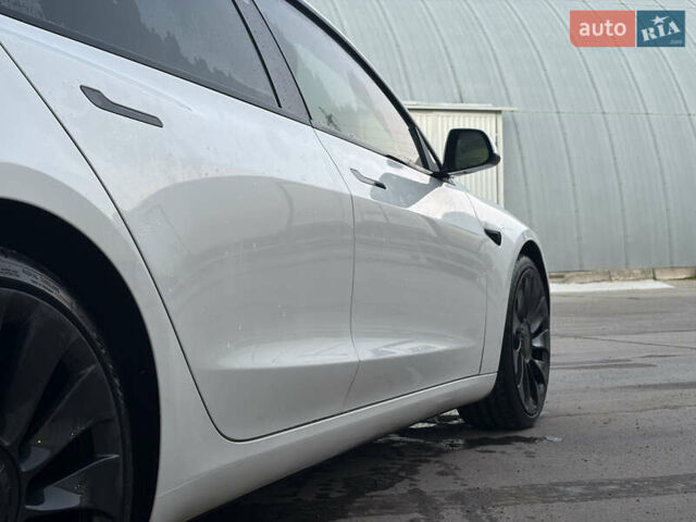 Белый Тесла Модель 3, объемом двигателя 0 л и пробегом 92 тыс. км за 21900 $, фото 10 на Automoto.ua
