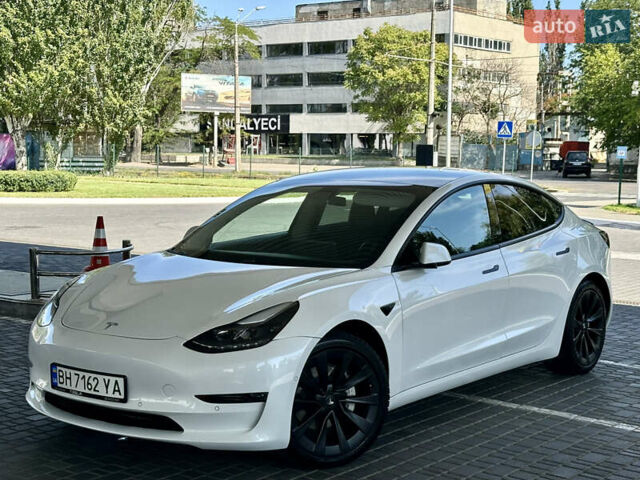 Тесла Модель 3 2021 у Одесі на Automoto.ua Білий Тесла Модель 3, об'ємом двигуна 0 л та пробігом 98 тис. км за 17800 $, фото 12 на Automoto.ua
