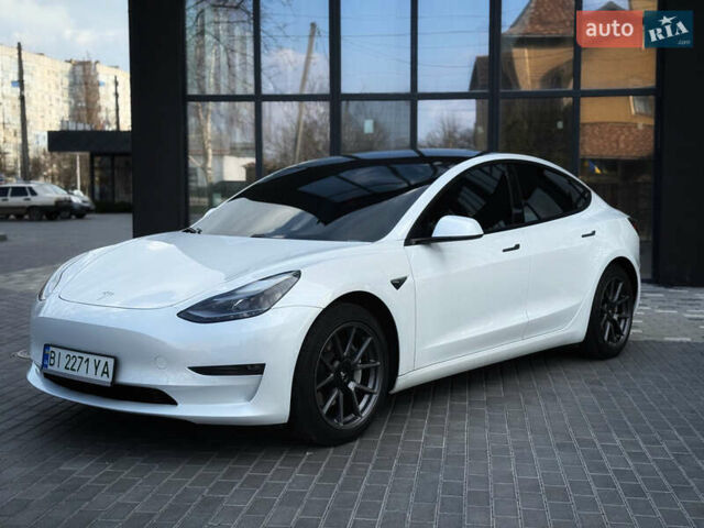 Белый Тесла Модель 3, объемом двигателя 0 л и пробегом 37 тыс. км за 19999 $, фото 135 на Automoto.ua