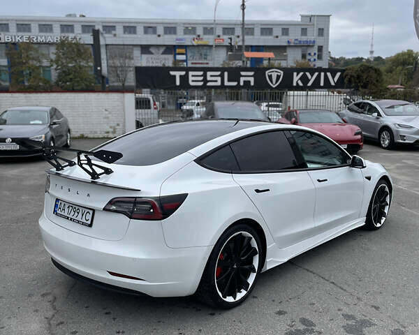 Белый Тесла Модель 3, объемом двигателя 0 л и пробегом 52 тыс. км за 21500 $, фото 11 на Automoto.ua