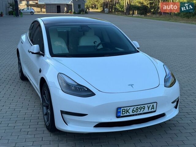 Белый Тесла Модель 3, объемом двигателя 0 л и пробегом 97 тыс. км за 17799 $, фото 2 на Automoto.ua