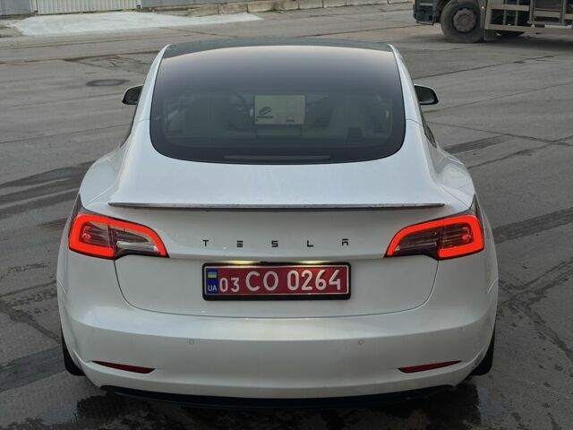 Белый Тесла Модель 3, объемом двигателя 0 л и пробегом 92 тыс. км за 21900 $, фото 5 на Automoto.ua