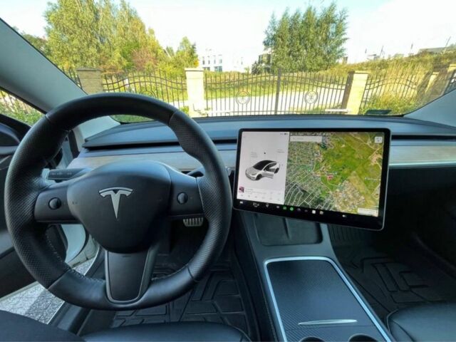 Білий Тесла Модель 3, об'ємом двигуна 0 л та пробігом 68 тис. км за 11700 $, фото 13 на Automoto.ua