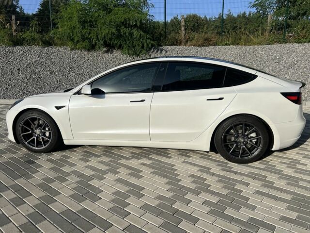 Белый Тесла Модель 3, объемом двигателя 0 л и пробегом 61 тыс. км за 17700 $, фото 5 на Automoto.ua