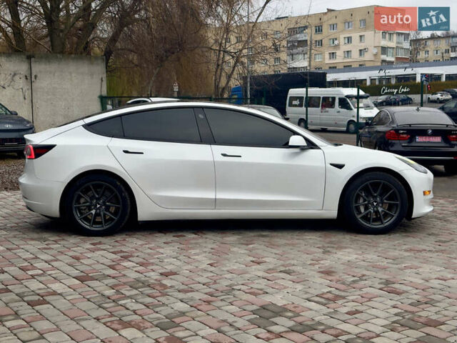 Білий Тесла Модель 3, об'ємом двигуна 0 л та пробігом 84 тис. км за 18300 $, фото 9 на Automoto.ua