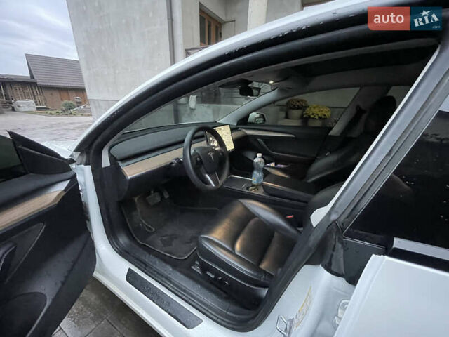 Белый Тесла Модель 3, объемом двигателя 0 л и пробегом 60 тыс. км за 19000 $, фото 10 на Automoto.ua