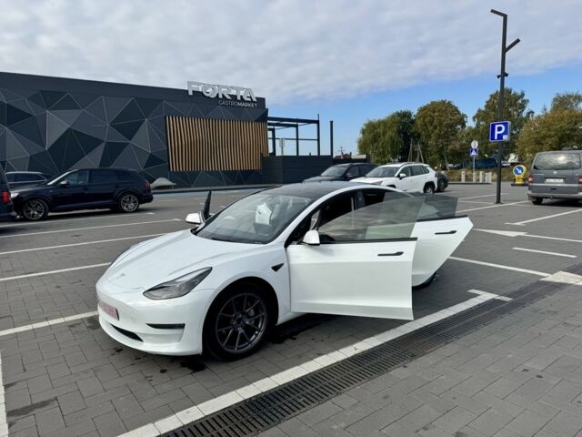 Тесла Модель 3 2021 в Луцке на Automoto.ua Белый Тесла Модель 3, объемом двигателя 0 л и пробегом 170 тыс. км за 18500 $, фото 11 на Automoto.ua