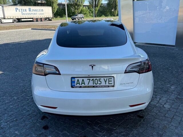 Білий Тесла Модель 3, об'ємом двигуна 0 л та пробігом 139 тис. км за 17900 $, фото 2 на Automoto.ua