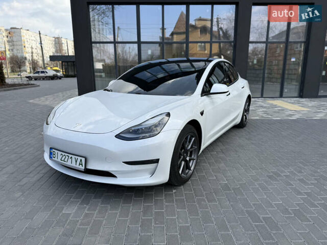 Белый Тесла Модель 3, объемом двигателя 0 л и пробегом 37 тыс. км за 19999 $, фото 9 на Automoto.ua