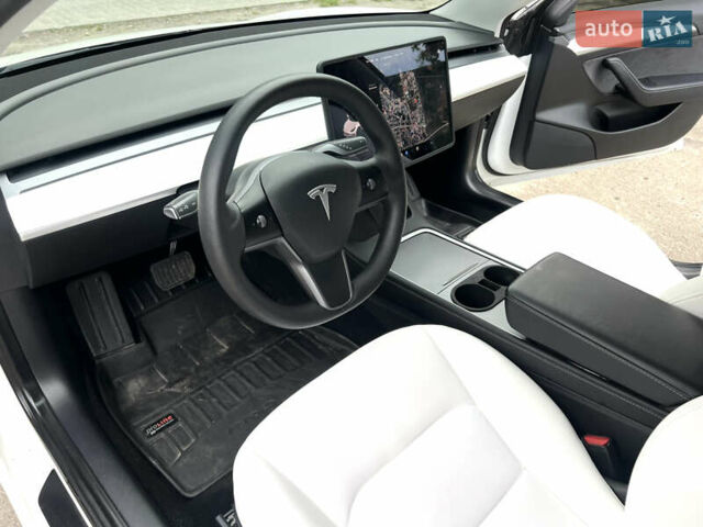 Білий Тесла Модель 3, об'ємом двигуна 0 л та пробігом 80 тис. км за 17390 $, фото 12 на Automoto.ua
