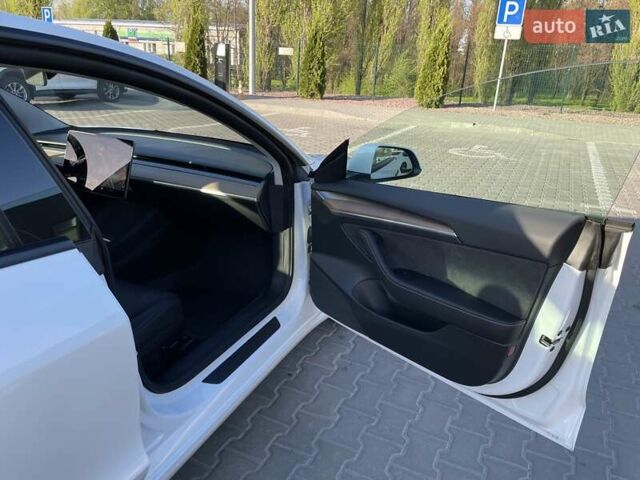 Белый Тесла Модель 3, объемом двигателя 0 л и пробегом 37 тыс. км за 22999 $, фото 21 на Automoto.ua