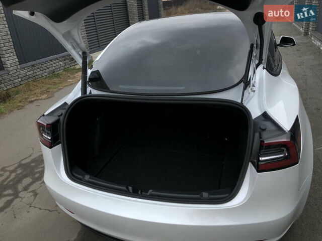 Белый Тесла Модель 3, объемом двигателя 0 л и пробегом 3 тыс. км за 24000 $, фото 10 на Automoto.ua