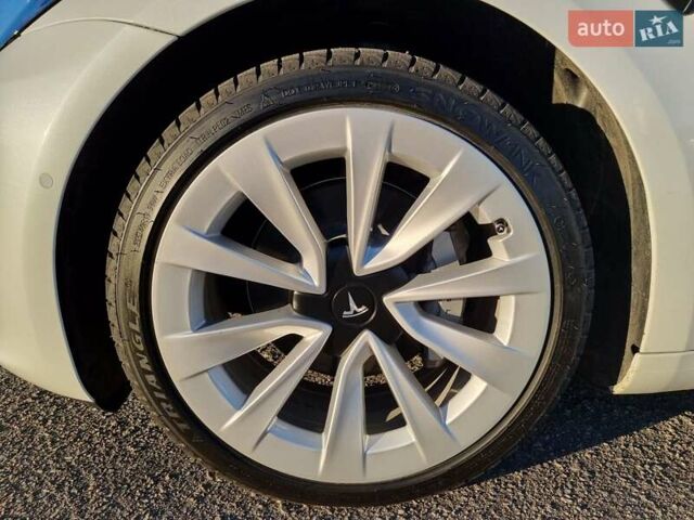 Тесла Модель 3 2021 в Кропивницком (Кировограде) на Automoto.ua Белый Тесла Модель 3, объемом двигателя 0 л и пробегом 20 тыс. км за 29500 $, фото 40 на Automoto.ua