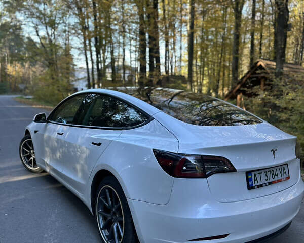 Белый Тесла Модель 3, объемом двигателя 0 л и пробегом 86 тыс. км за 21800 $, фото 2 на Automoto.ua
