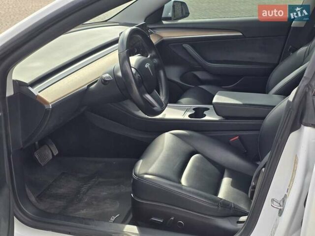Білий Тесла Модель 3, об'ємом двигуна 0 л та пробігом 91 тис. км за 22999 $, фото 14 на Automoto.ua