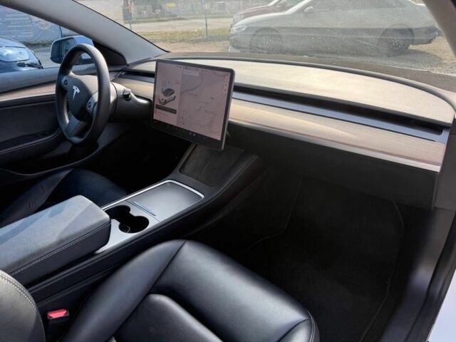 Білий Тесла Модель 3, об'ємом двигуна 0 л та пробігом 108 тис. км за 21999 $, фото 20 на Automoto.ua