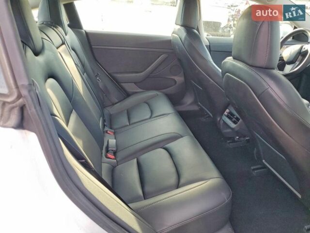 Белый Тесла Модель 3, объемом двигателя 0 л и пробегом 82 тыс. км за 4000 $, фото 9 на Automoto.ua