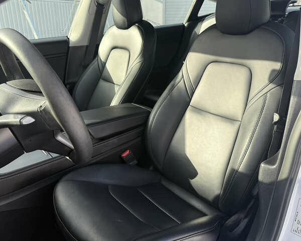 Білий Тесла Модель 3, об'ємом двигуна 0 л та пробігом 114 тис. км за 19500 $, фото 35 на Automoto.ua