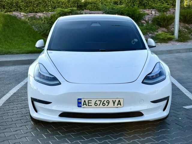 Білий Тесла Модель 3, об'ємом двигуна 0 л та пробігом 188 тис. км за 16999 $, фото 4 на Automoto.ua