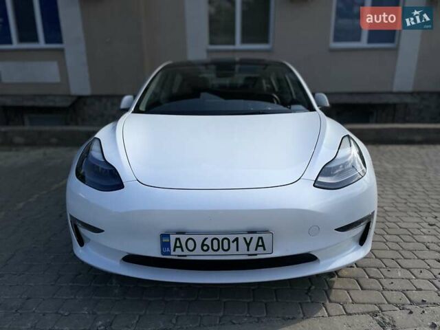 Белый Тесла Модель 3, объемом двигателя 0 л и пробегом 152 тыс. км за 20700 $, фото 1 на Automoto.ua