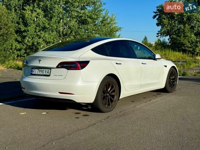 Белый Тесла Модель 3, объемом двигателя 0 л и пробегом 111 тыс. км за 18390 $, фото 7 на Automoto.ua