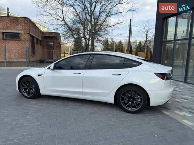 Белый Тесла Модель 3, объемом двигателя 0 л и пробегом 37 тыс. км за 19999 $, фото 25 на Automoto.ua