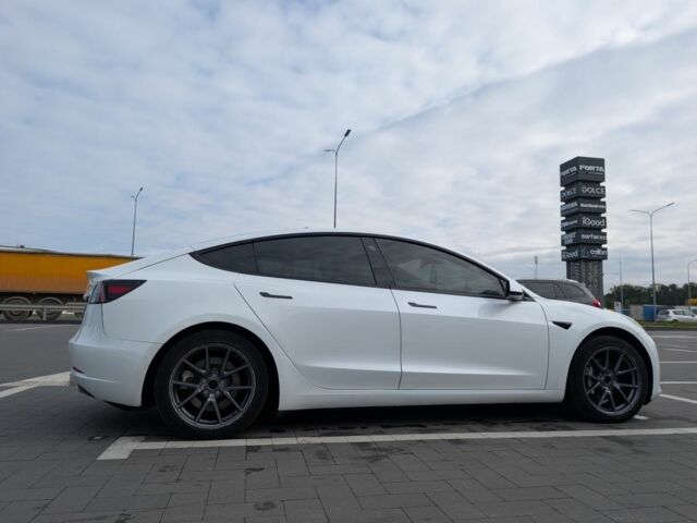 Тесла Модель 3 2021 в Луцке на Automoto.ua Белый Тесла Модель 3, объемом двигателя 0 л и пробегом 170 тыс. км за 17000 $, фото 11 на Automoto.ua