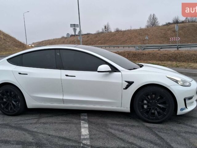 Белый Тесла Модель 3, объемом двигателя 0 л и пробегом 26 тыс. км за 27000 $, фото 17 на Automoto.ua