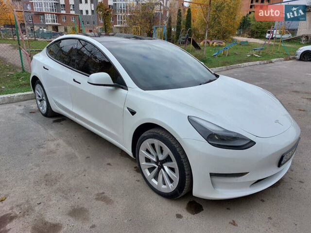 Белый Тесла Модель 3, объемом двигателя 0 л и пробегом 70 тыс. км за 21999 $, фото 9 на Automoto.ua