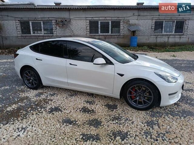 Белый Тесла Модель 3, объемом двигателя 0 л и пробегом 71 тыс. км за 18700 $, фото 6 на Automoto.ua