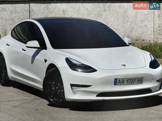 Белый Тесла Модель 3, объемом двигателя 0 л и пробегом 102 тыс. км за 14500 $, фото 2 на Automoto.ua