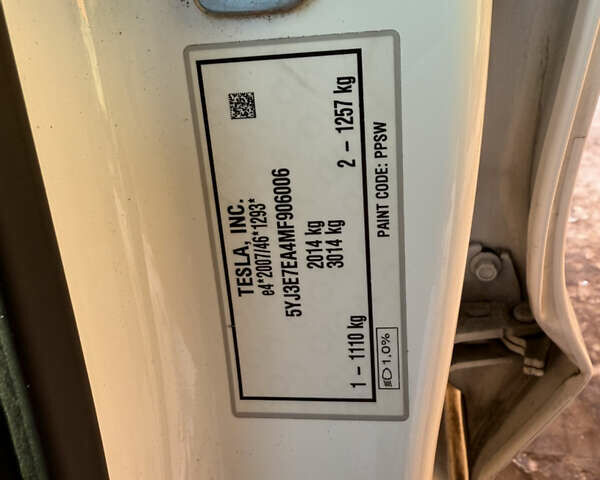 Белый Тесла Модель 3, объемом двигателя 0 л и пробегом 77 тыс. км за 14300 $, фото 13 на Automoto.ua
