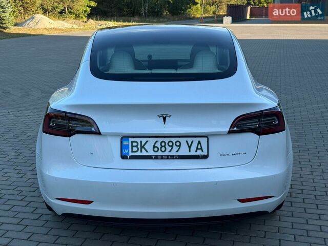 Белый Тесла Модель 3, объемом двигателя 0 л и пробегом 97 тыс. км за 17799 $, фото 8 на Automoto.ua