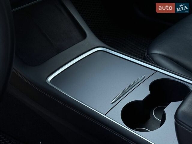 Білий Тесла Модель 3, об'ємом двигуна 0 л та пробігом 185 тис. км за 16500 $, фото 34 на Automoto.ua