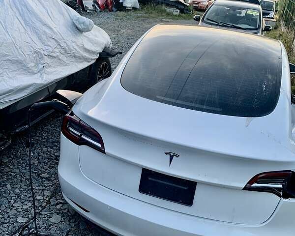 Белый Тесла Модель 3, объемом двигателя 0 л и пробегом 27 тыс. км за 19750 $, фото 16 на Automoto.ua