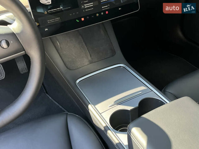 Белый Тесла Модель 3, объемом двигателя 0 л и пробегом 39 тыс. км за 20200 $, фото 37 на Automoto.ua